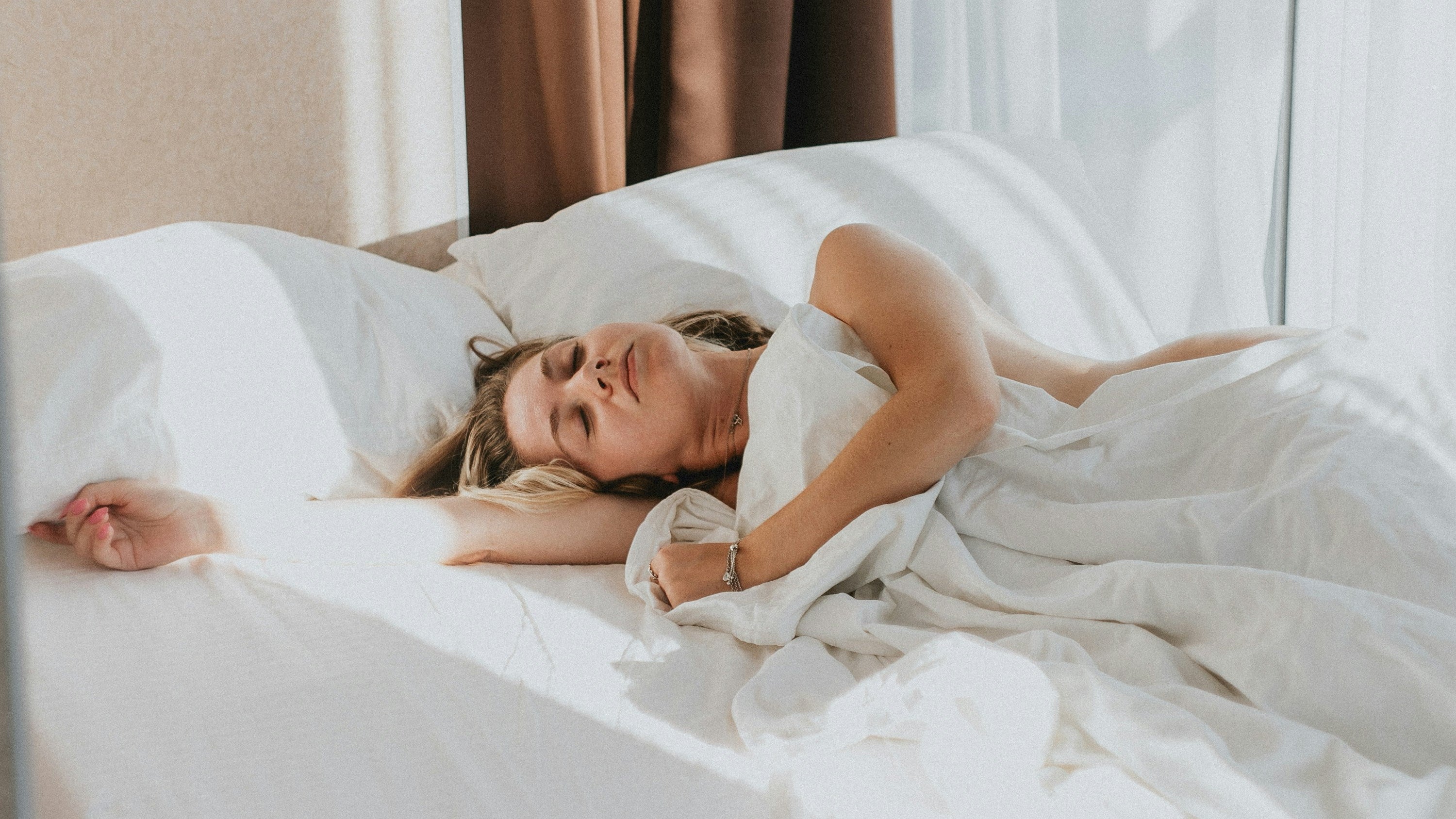 The Ultimate Guide to TENCEL™ Bedding: Why It’s Better Than Cotton for Better Sleep