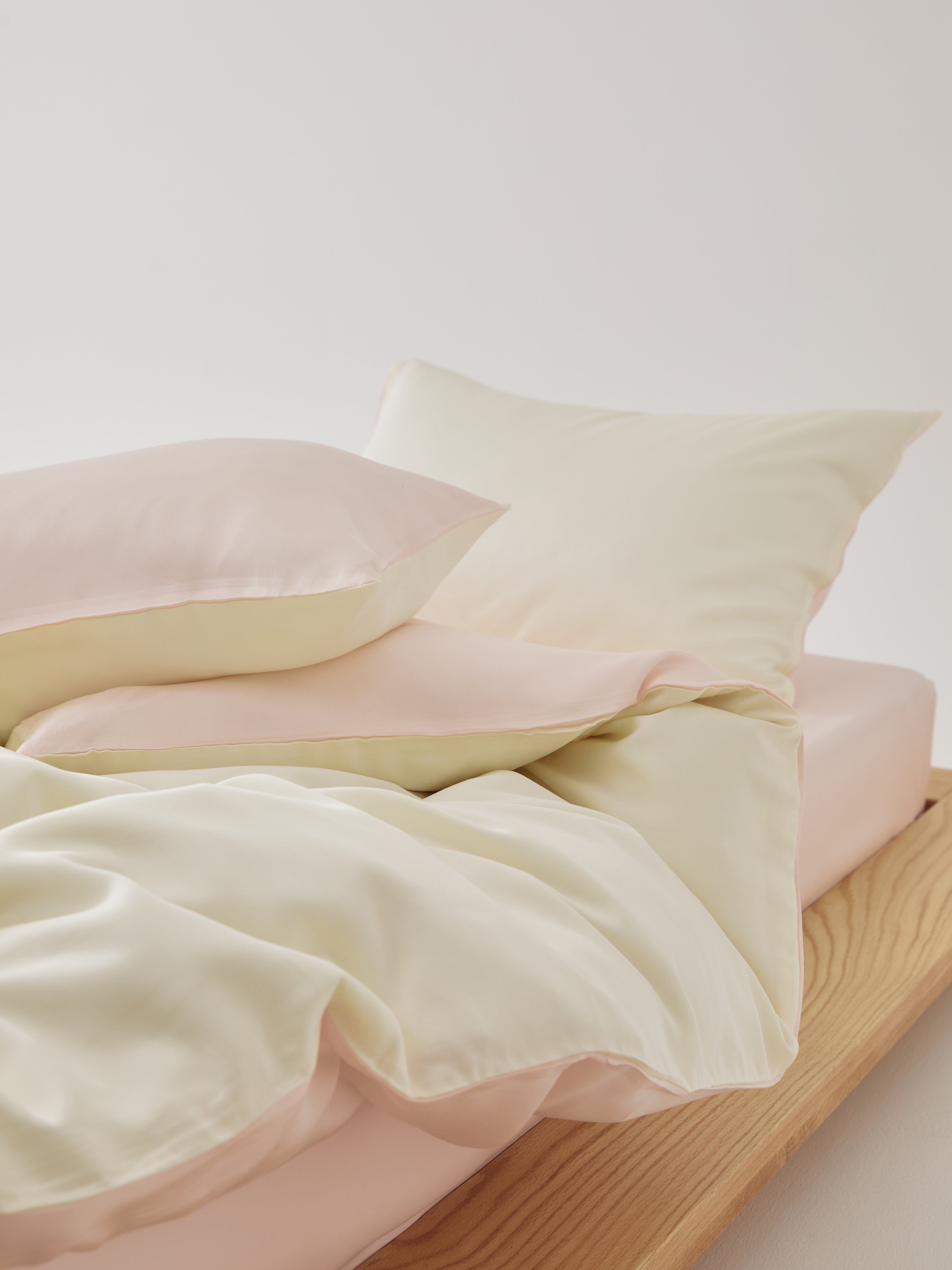 Jordbærmælk — 60s TENCEL™ Lyocell Bedding Set